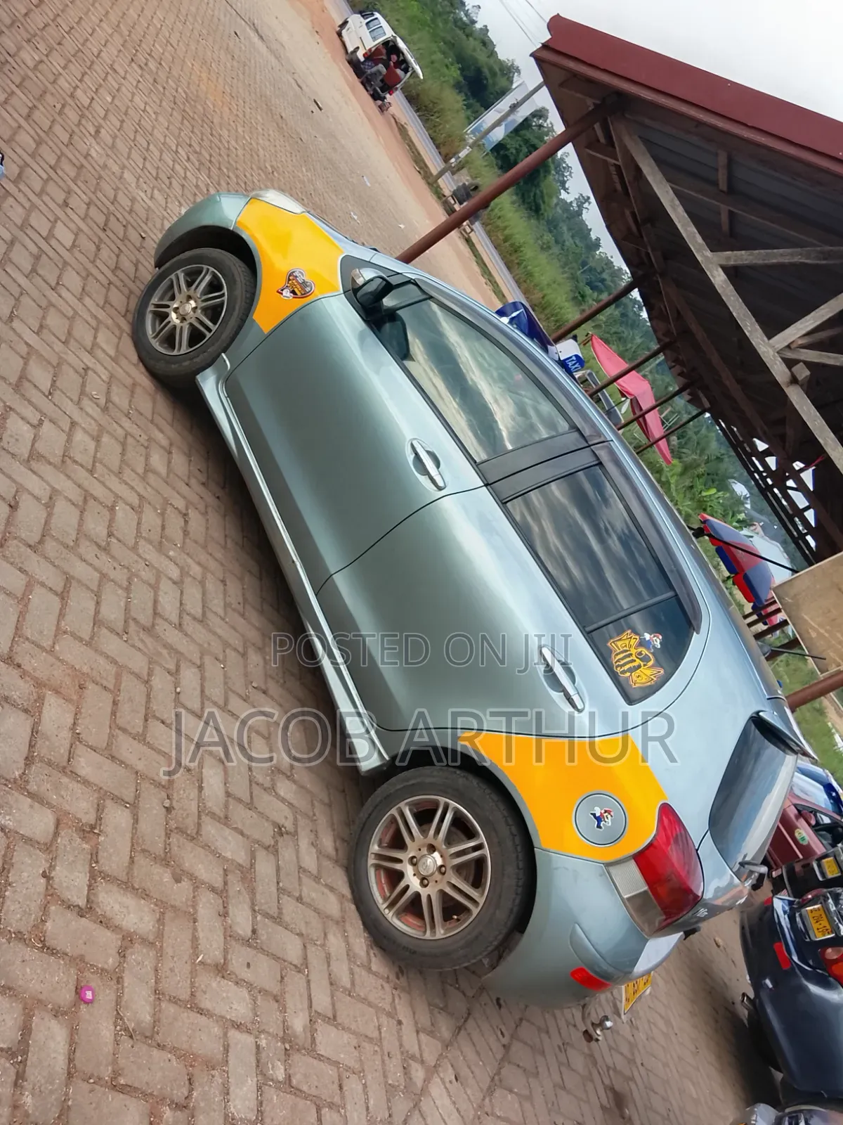 Toyota Vitz 2012 Green