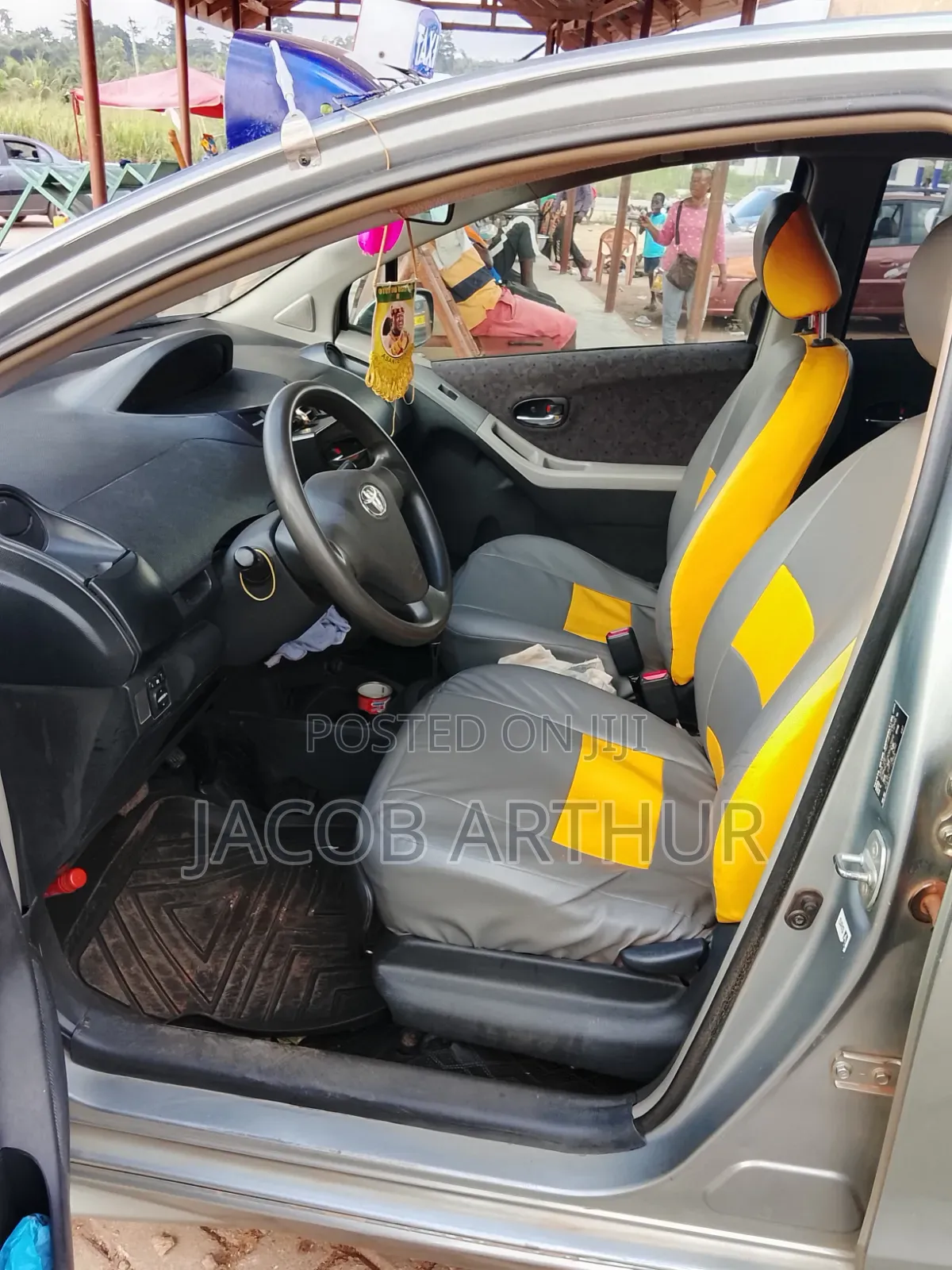 Toyota Vitz 2012 Green