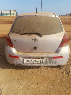 Toyota Vitz 1.0 FWD 3dr 2010 Red