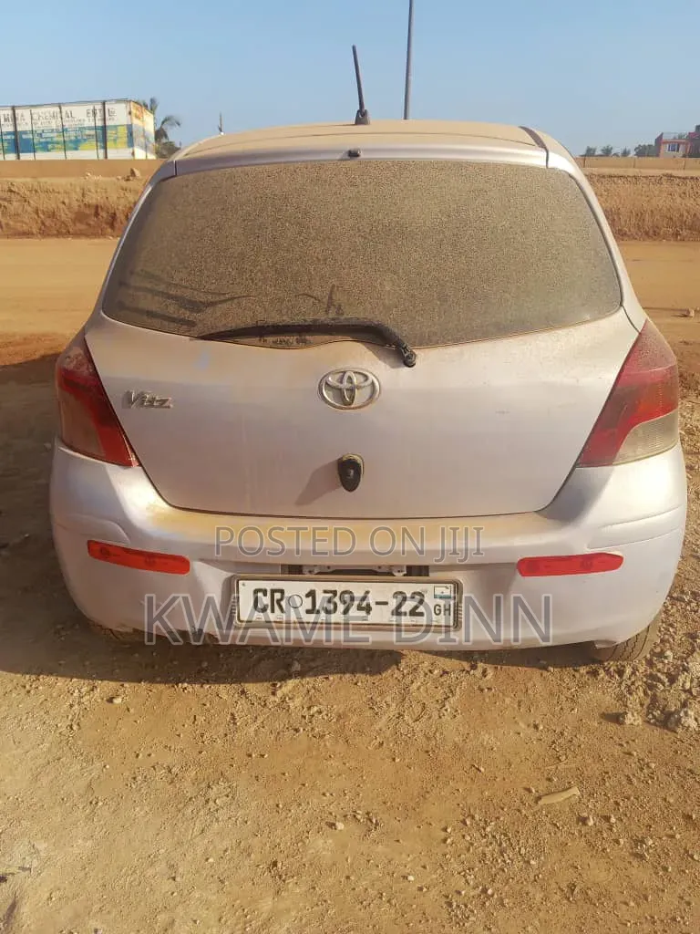 Toyota Vitz 1.0 FWD 3dr 2010 Red