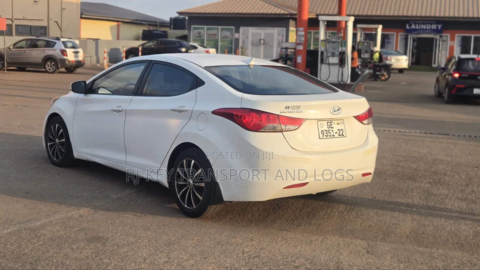 Hyundai Elantra GLS Sedan FWD (1.8L 4cyl 6A) 2013 White