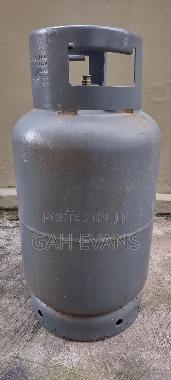 Dzire Gas Cooker With a Cylinder and Gas in It