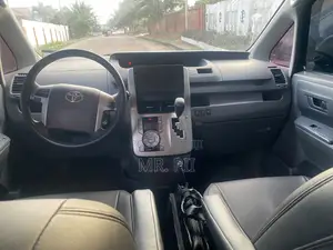 Toyota Voxy 2010 Black