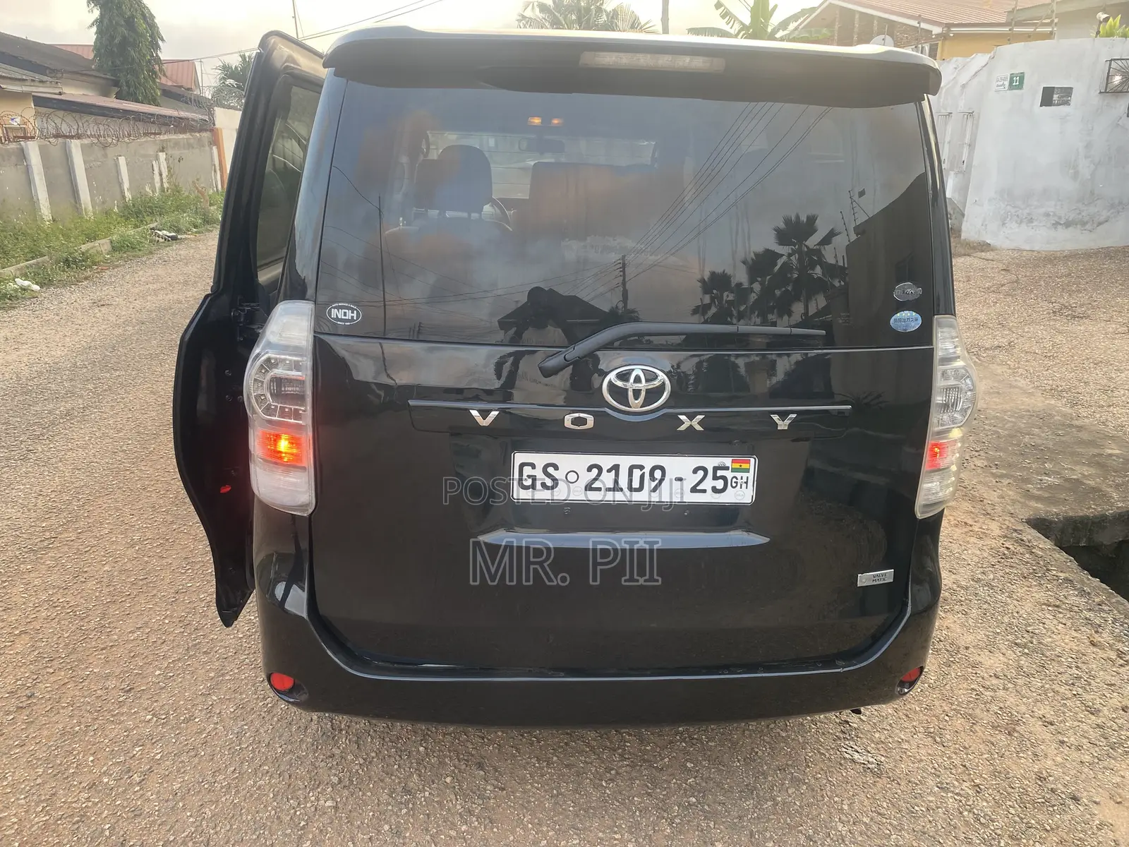 Toyota Voxy 2010 Black