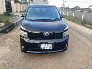 Toyota Voxy 2010 Black