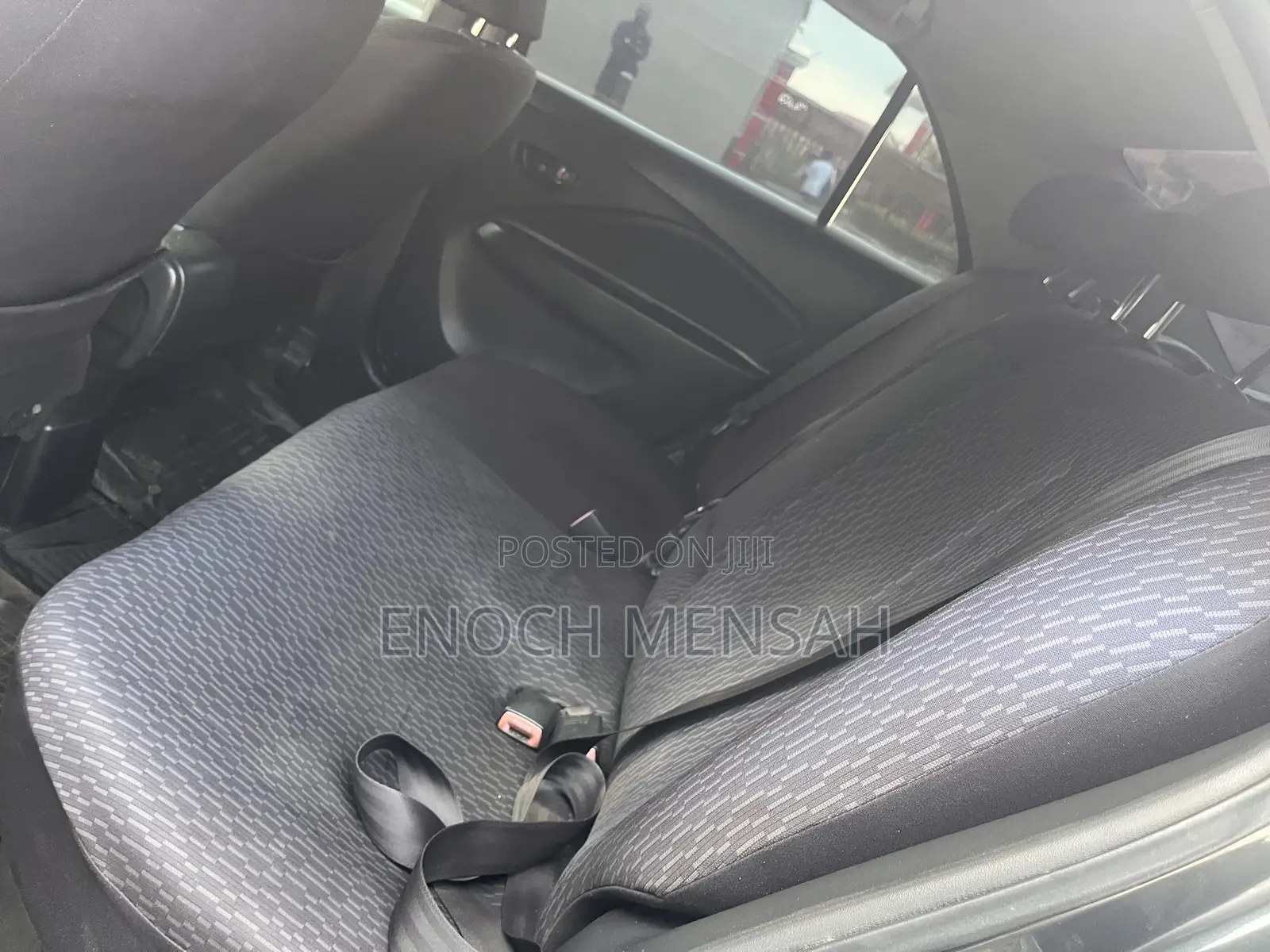 Toyota Yaris Base Sedan 4dr 2010 Gray