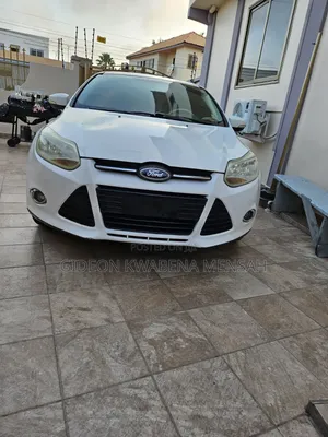 Ford Focus SE 5-Door 2013 White
