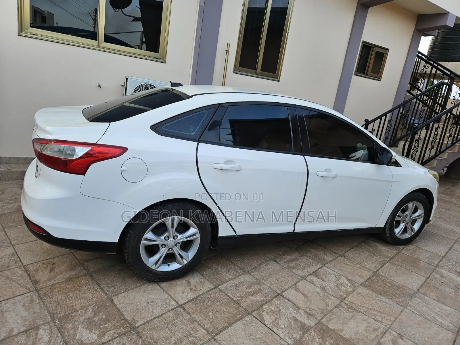 Ford Focus SE 5-Door 2013 White