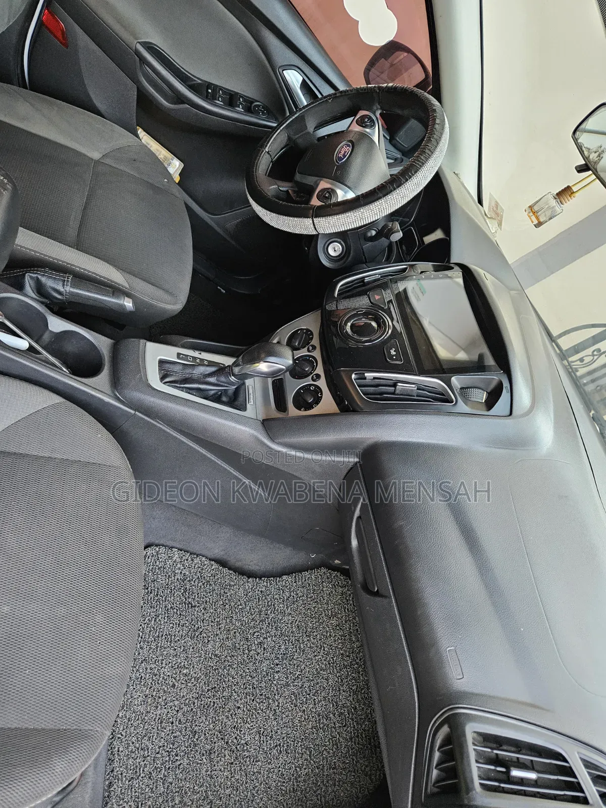 Ford Focus SE 5-Door 2013 White