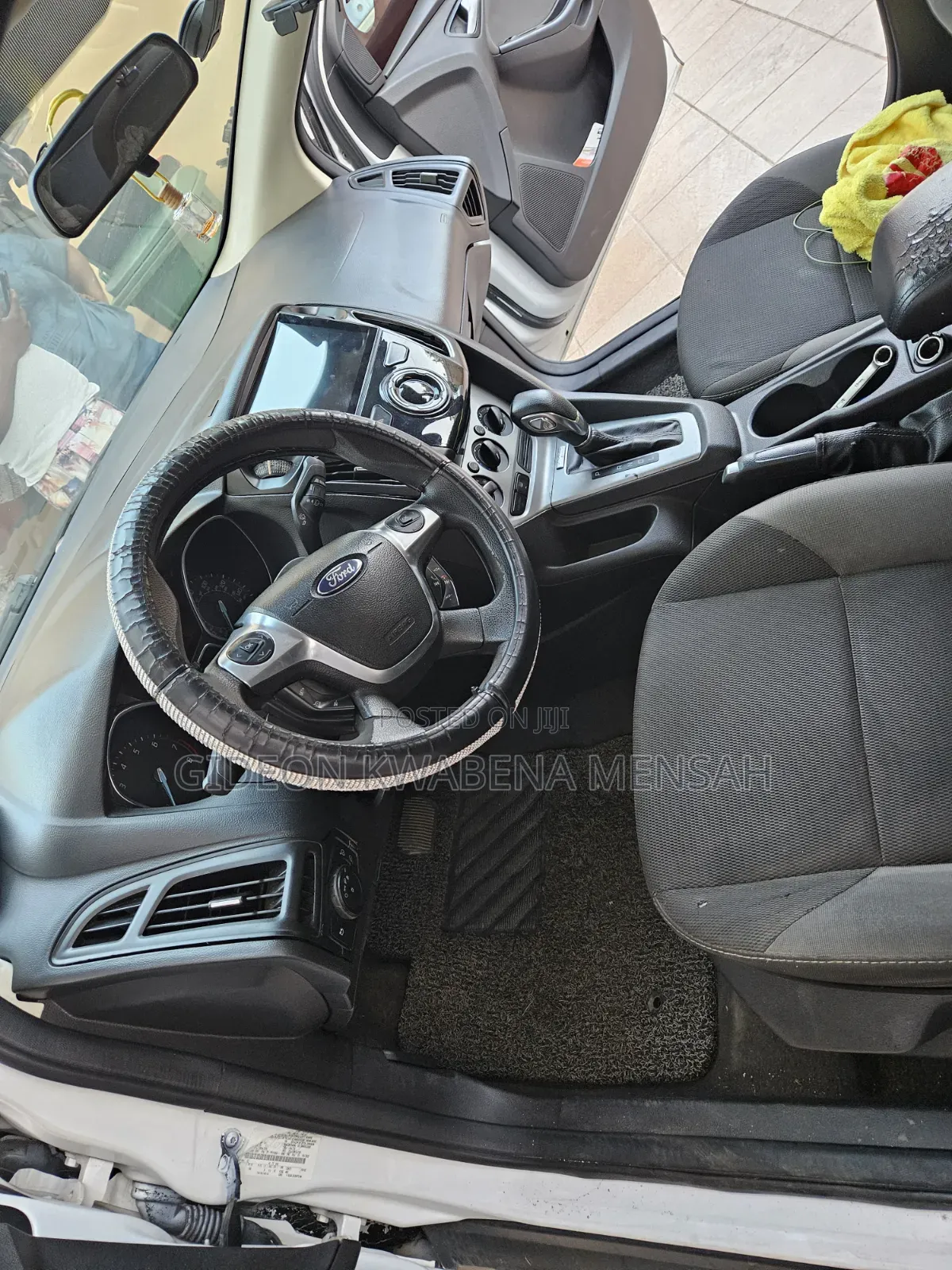 Ford Focus SE 5-Door 2013 White