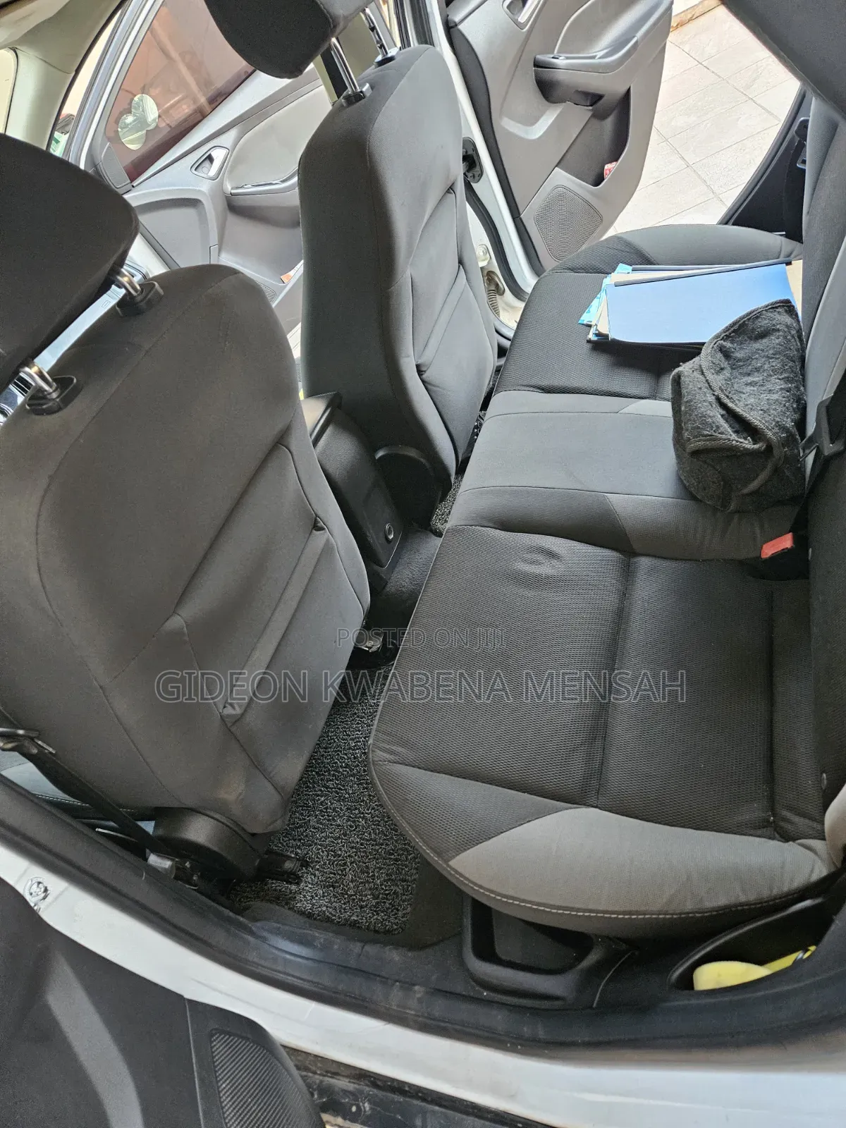 Ford Focus SE 5-Door 2013 White