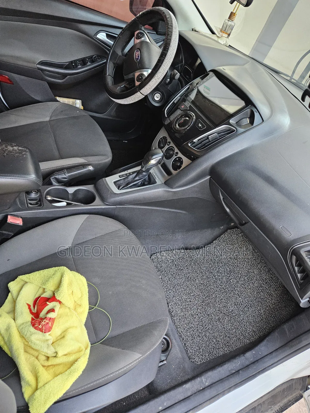 Ford Focus SE 5-Door 2013 White