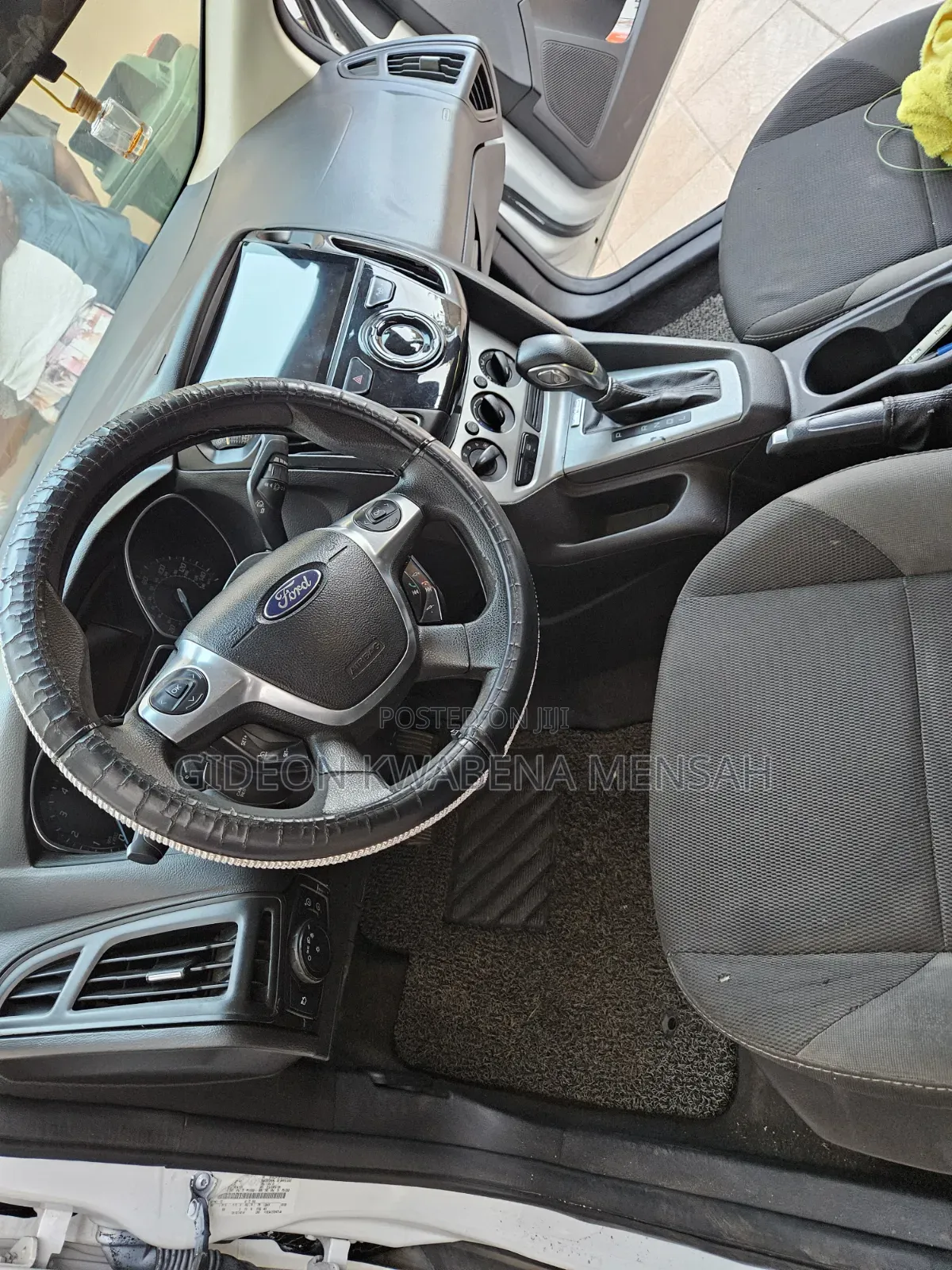 Ford Focus SE 5-Door 2013 White