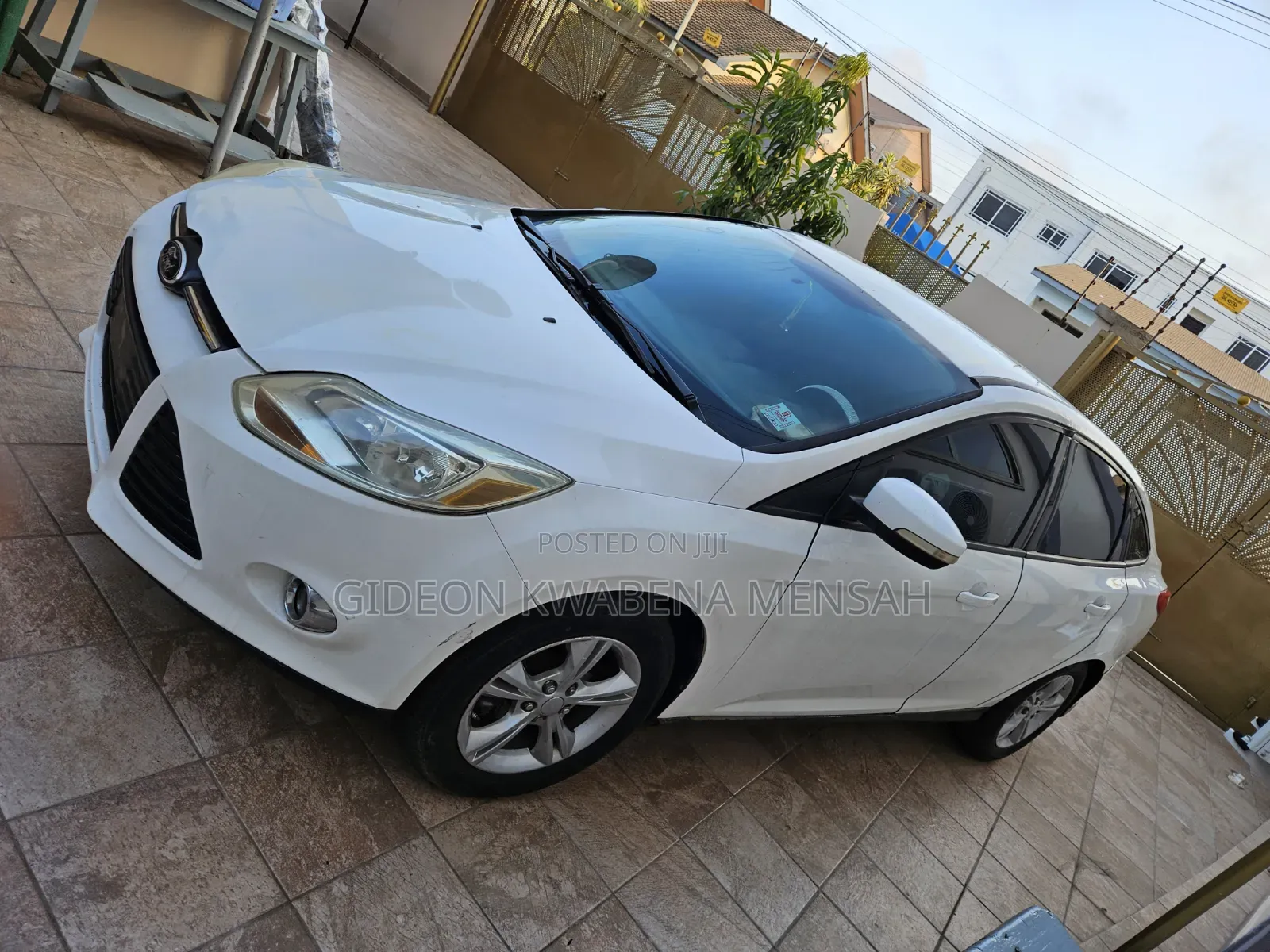 Ford Focus SE 5-Door 2013 White