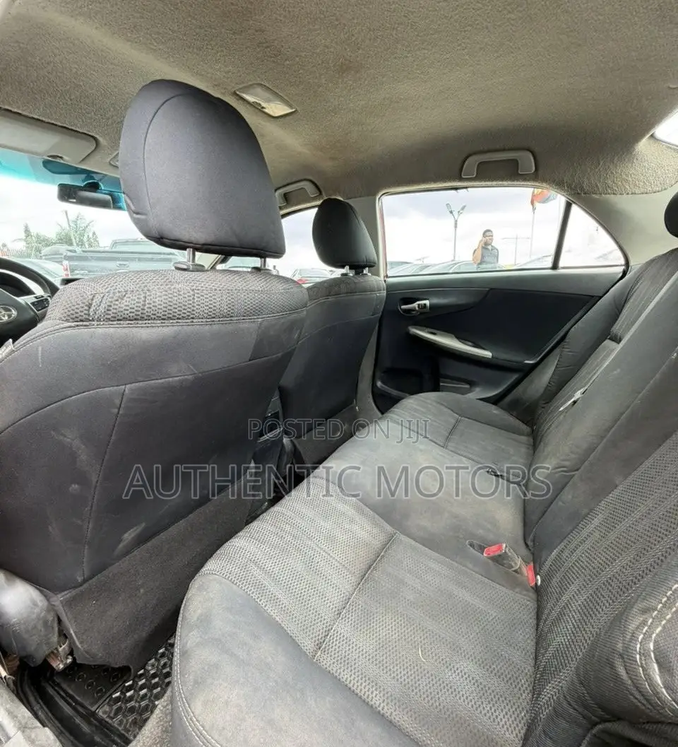 Toyota Corolla S 4dr Sedan (1.8L 4cyl 4A) 2013 Red