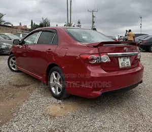 Toyota Corolla S 4dr Sedan (1.8L 4cyl 4A) 2013 Red