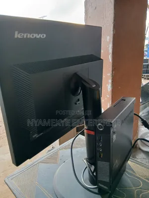 Desktop Computer Lenovo ThinkCentre 22 8GB Intel Core i3 SSD 256GB