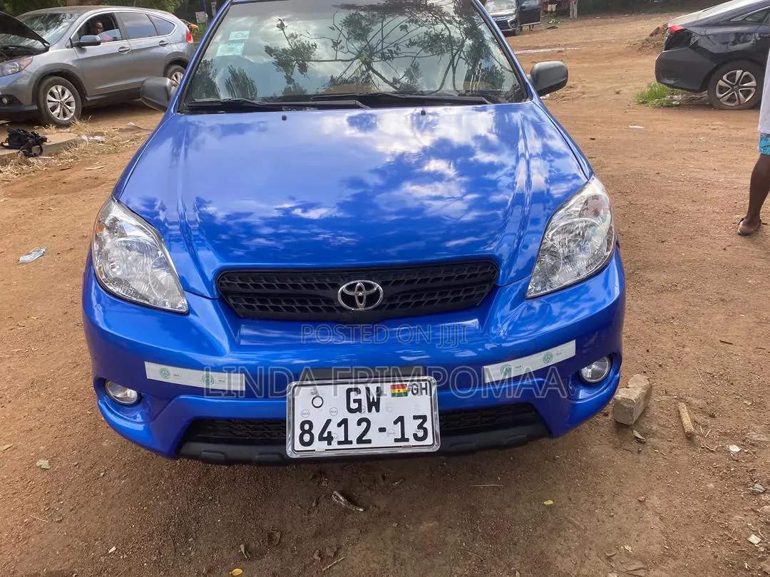 Toyota Matrix L Hatchback FWD (1.8L 4cyl 5M) 2011 Blue