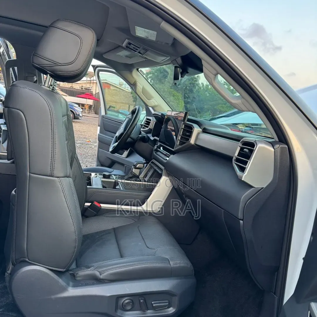 Toyota Land Cruiser Prado 2.4 Petrol 2025 White