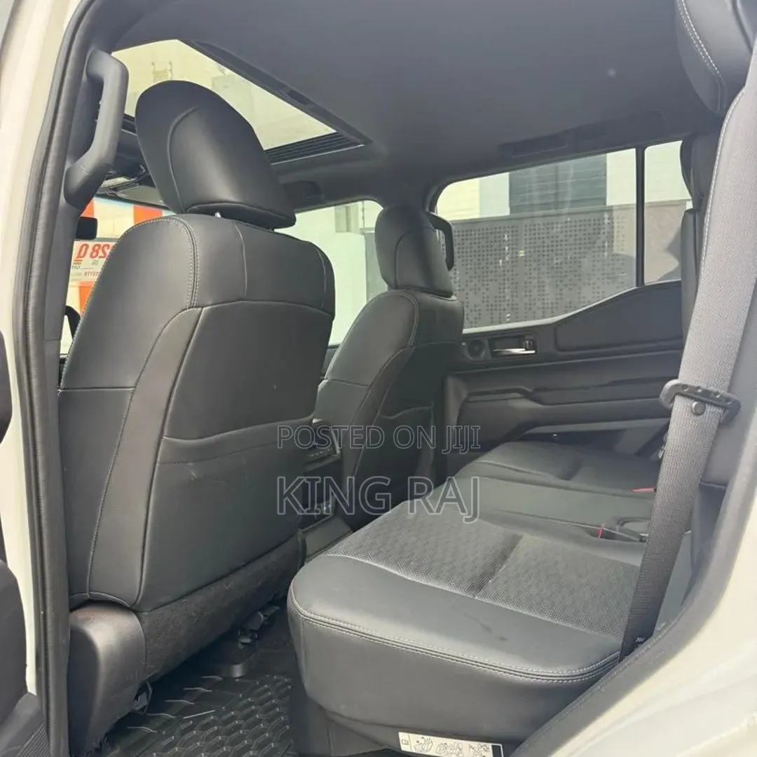 Toyota Land Cruiser Prado 2.4 Petrol 2025 White