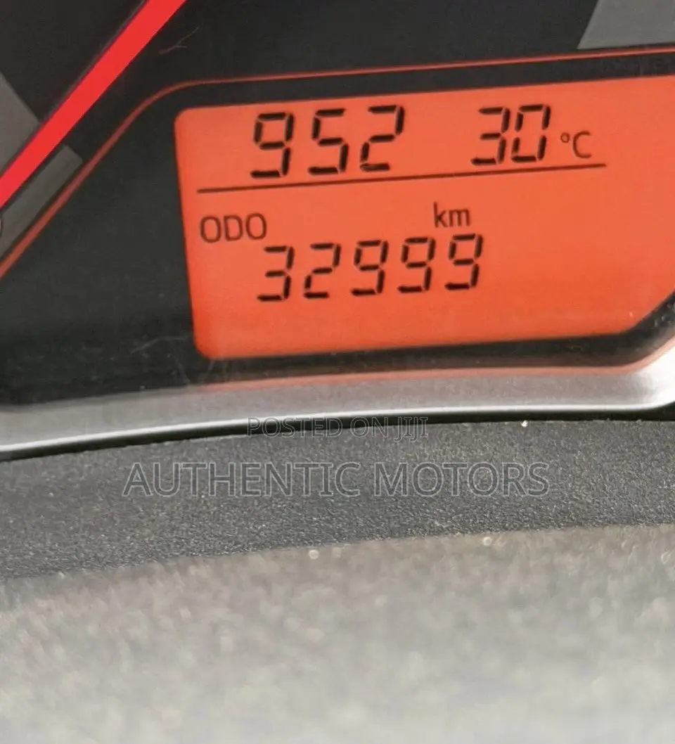 Toyota Yaris 2019 White