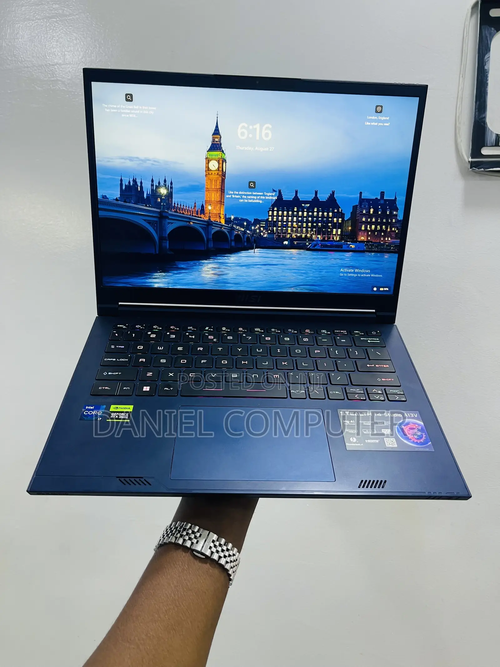 Laptop MSI Stealth 14 Studio A13VF 16GB Intel Core i7 SSD 512GB