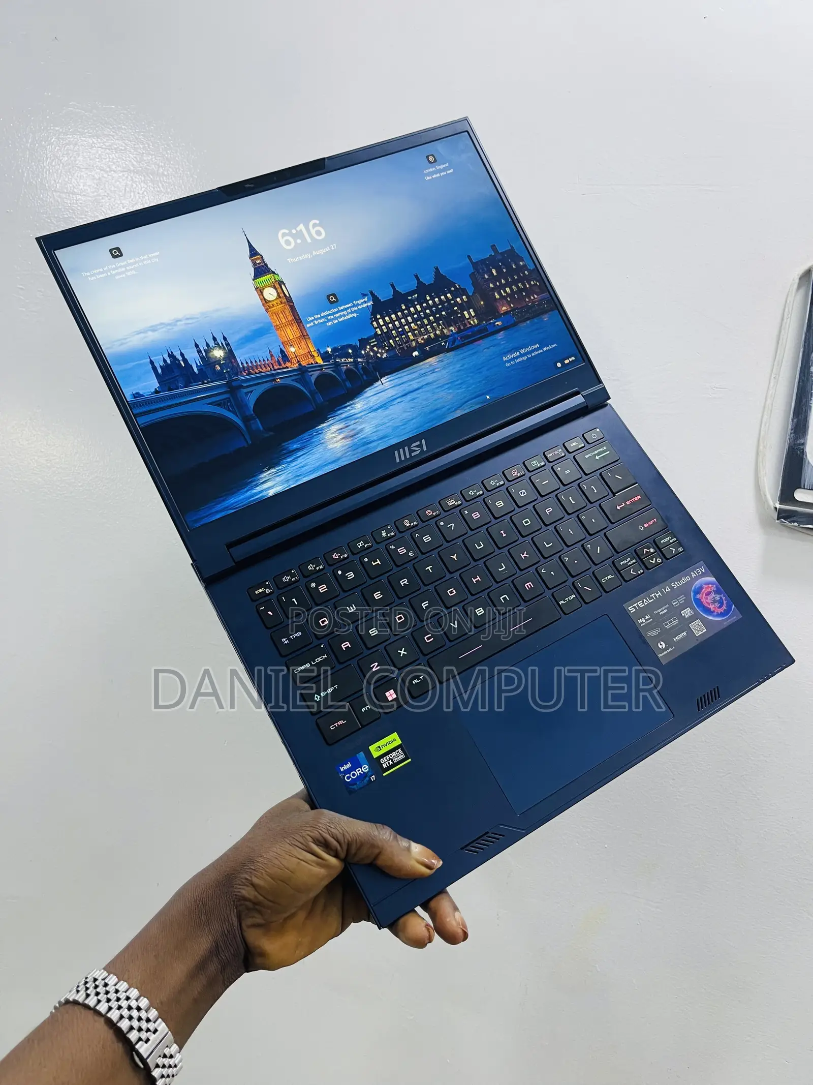 Laptop MSI Stealth 14 Studio A13VF 16GB Intel Core i7 SSD 512GB