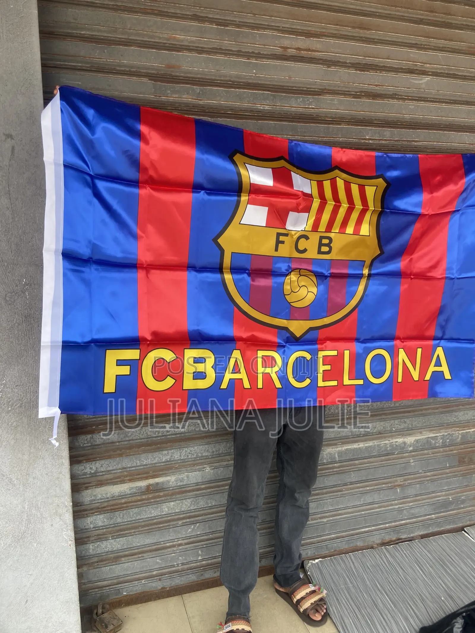 Original Club Flags Available at Cool Price
