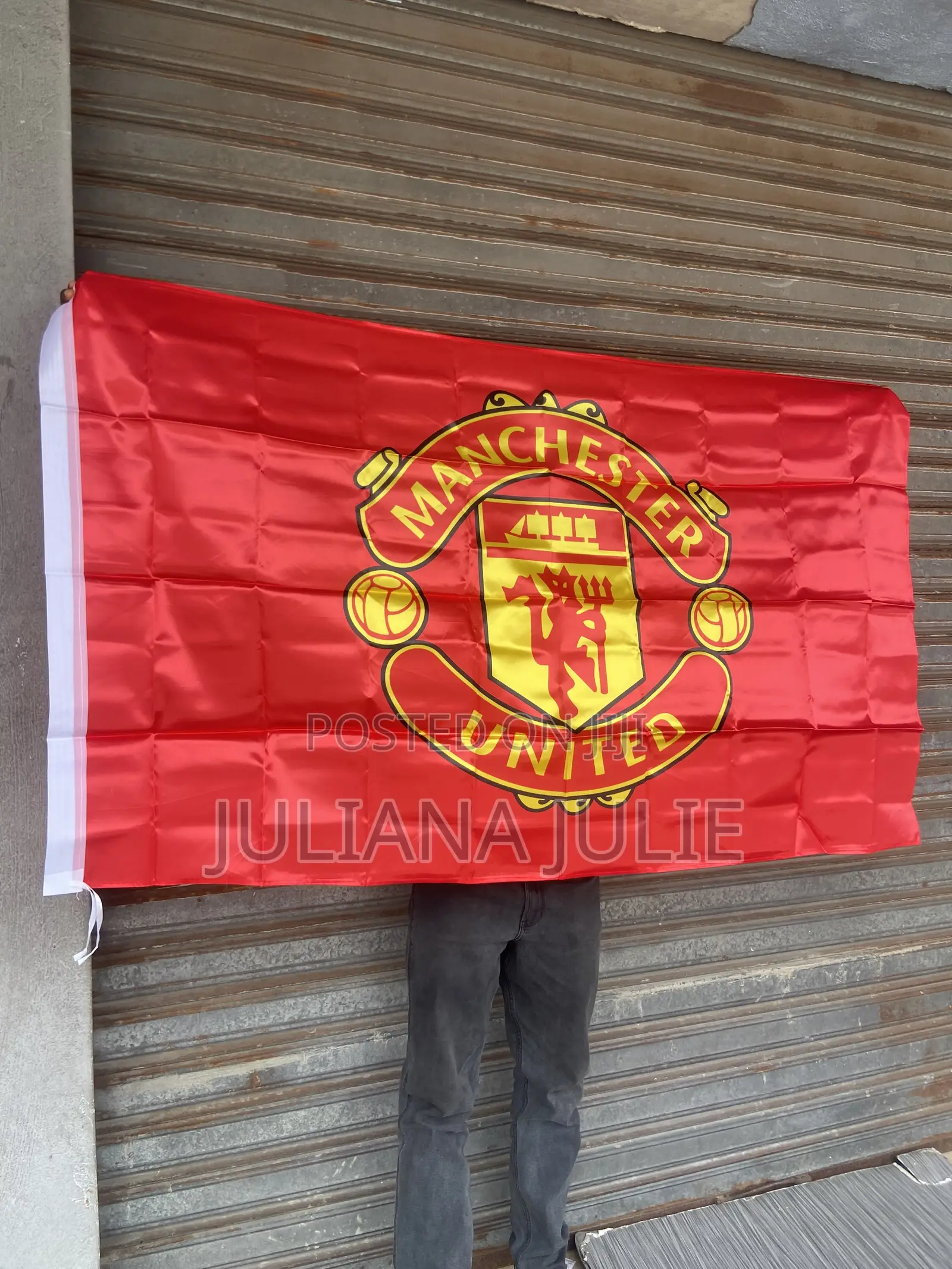 Original Club Flags Available at Cool Price