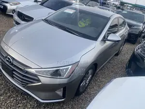Hyundai Elantra 2020 Silver