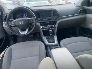 Hyundai Elantra 2020 Silver