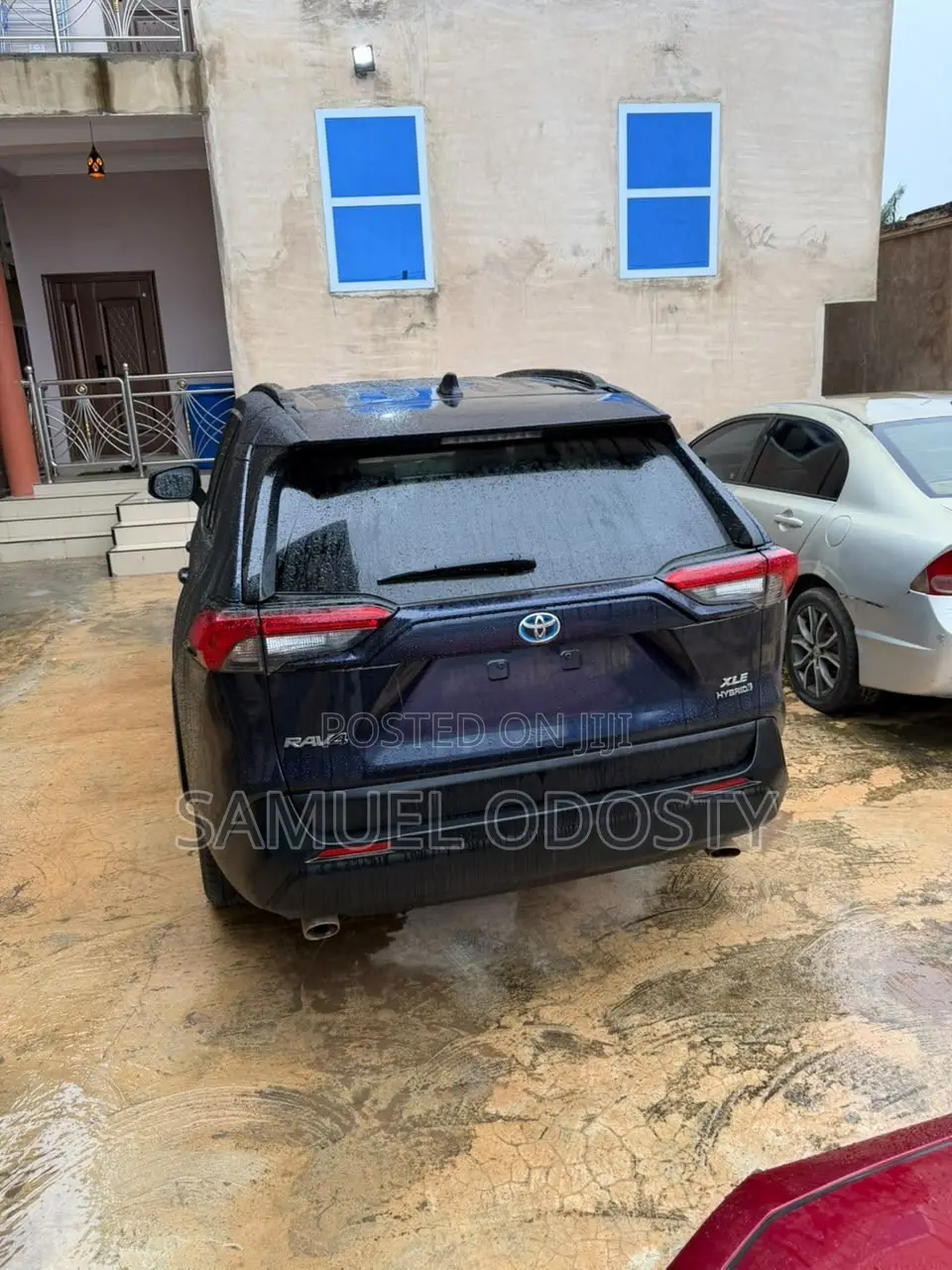 Toyota RAV4 XLE Premium 2021 Blue