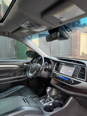 Toyota Highlander XLE 4x4 V6 (3.5L 6cyl 8A) 2018 Black