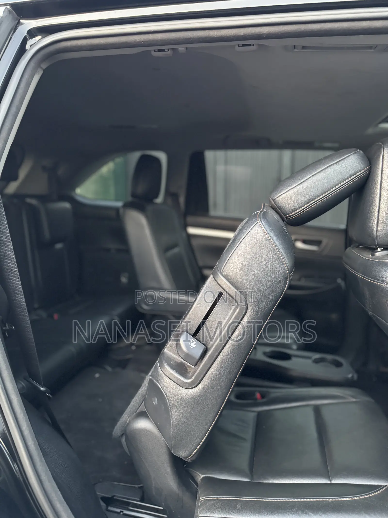 Toyota Highlander XLE 4x4 V6 (3.5L 6cyl 8A) 2018 Black