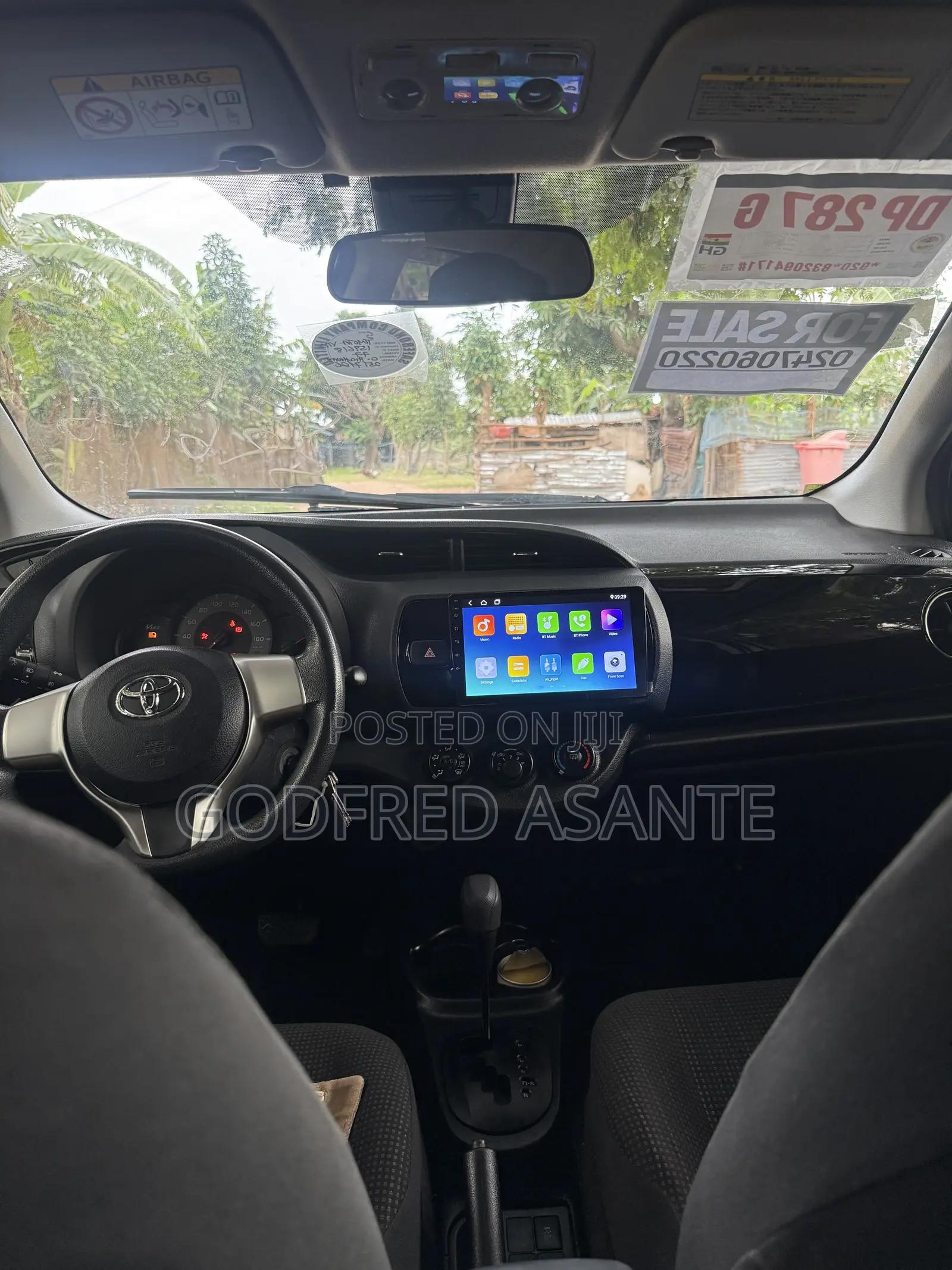Toyota Vitz 1.0 FWD 5dr 2015 Silver
