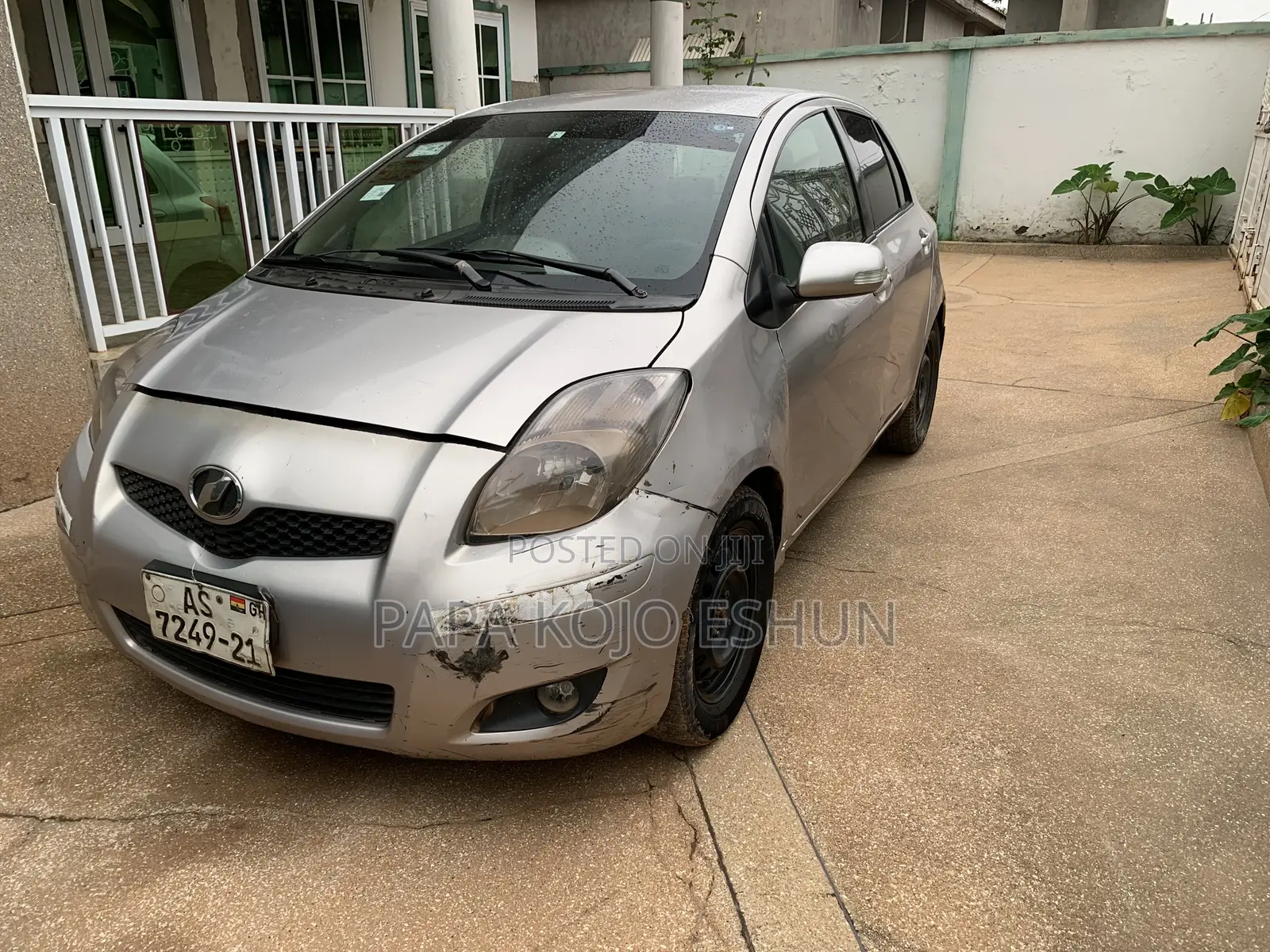 Toyota Vitz 2010 Gray