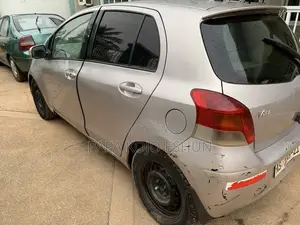 Toyota Vitz 2010 Gray