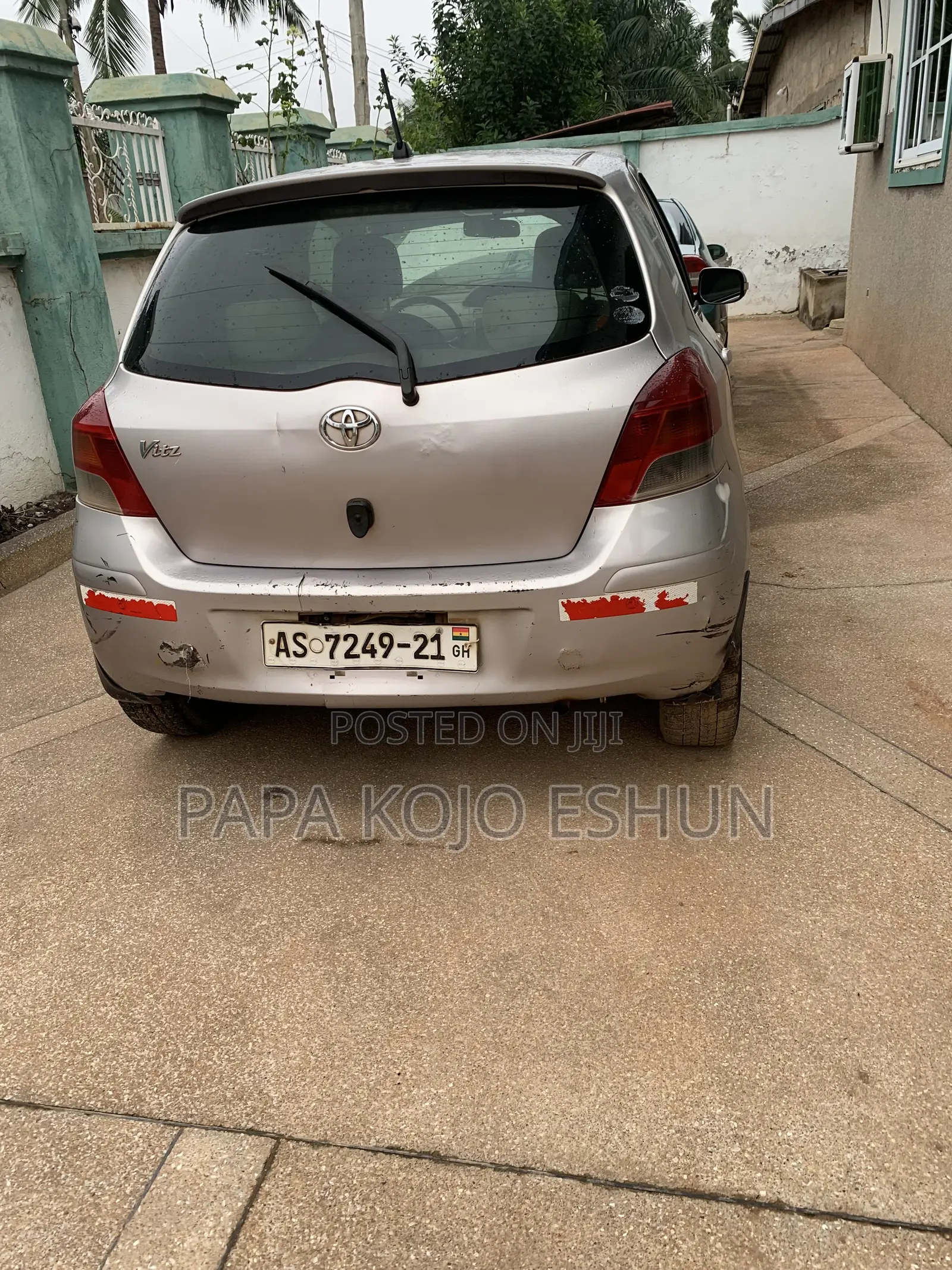 Toyota Vitz 2010 Gray