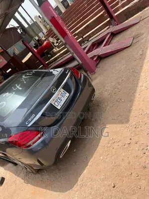 Mercedes-Benz C300 2017 Blue