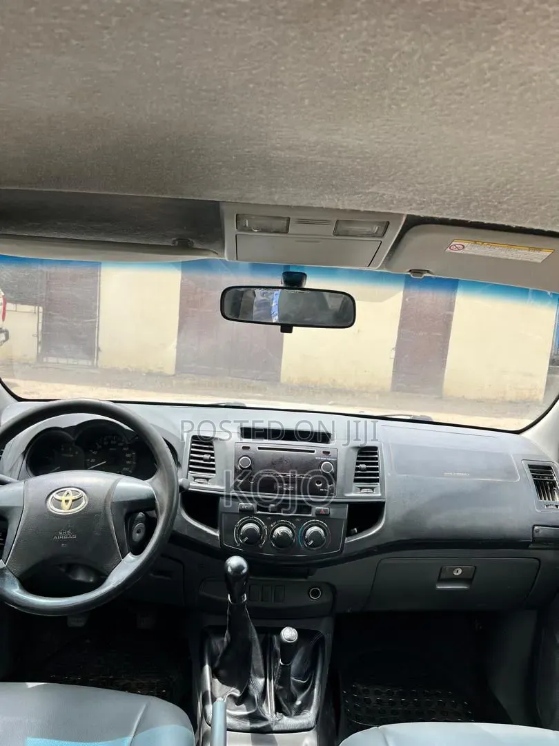 Toyota Hilux 2014 Off white