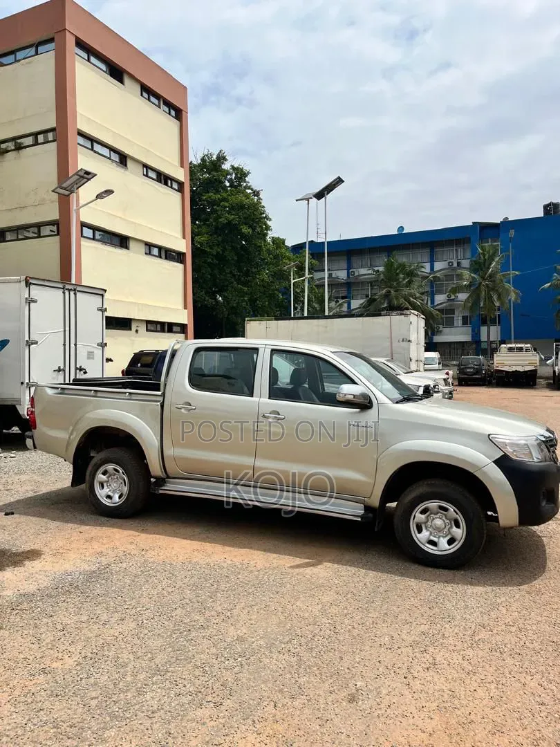 Toyota Hilux 2014 Off white