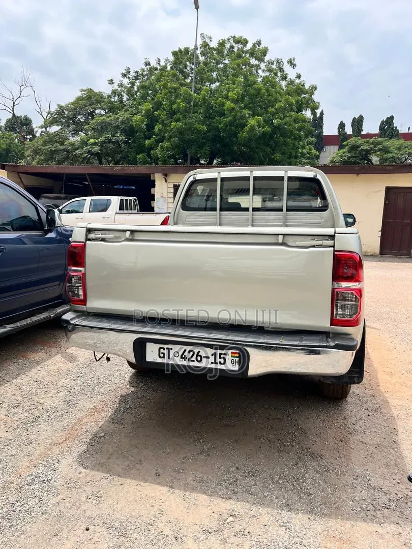 Toyota Hilux 2014 Off white