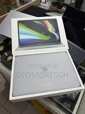 Laptop Apple MacBook Pro 2022 M2 8GB Apple M2 SSD 256GB