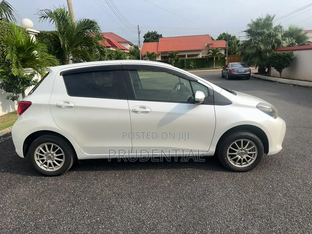 Toyota Vitz 2015 White