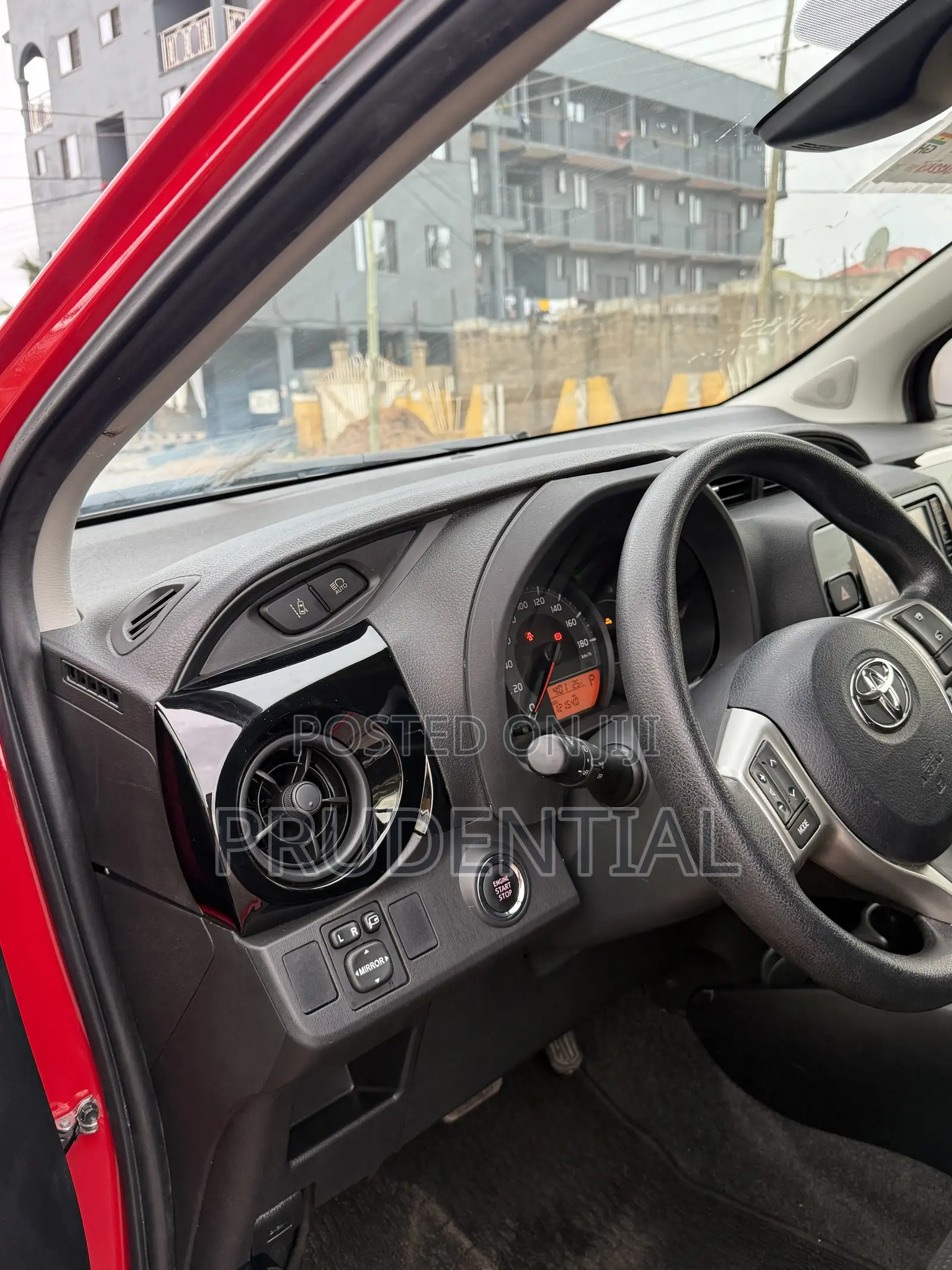 Toyota Vitz 2015 Red