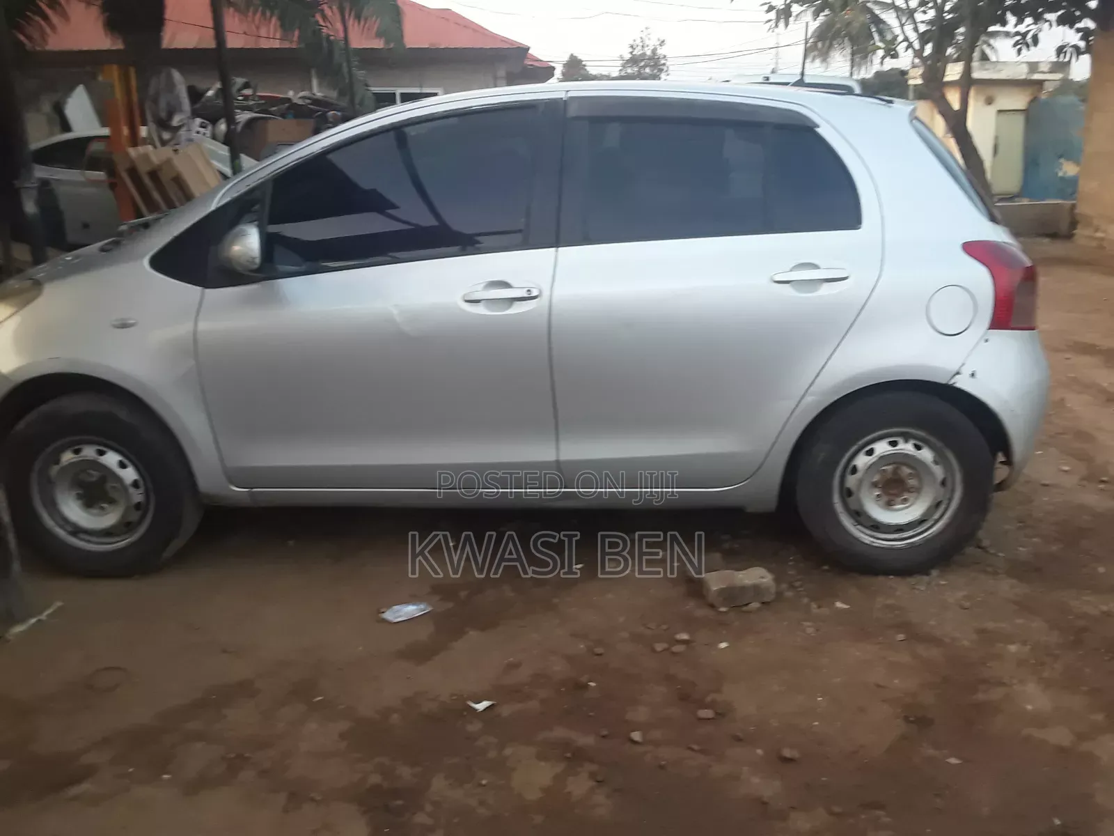 Toyota Vitz 2010 Gray