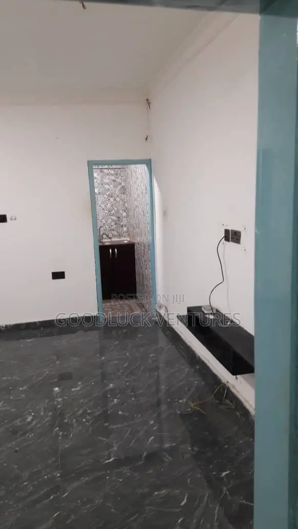 1bdrm Apartment in Direct Originals, Mosque Area for rent