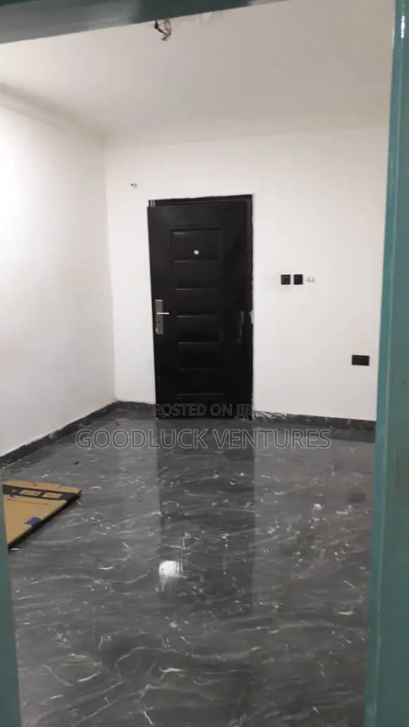 1bdrm Apartment in Direct Originals, Mosque Area for rent