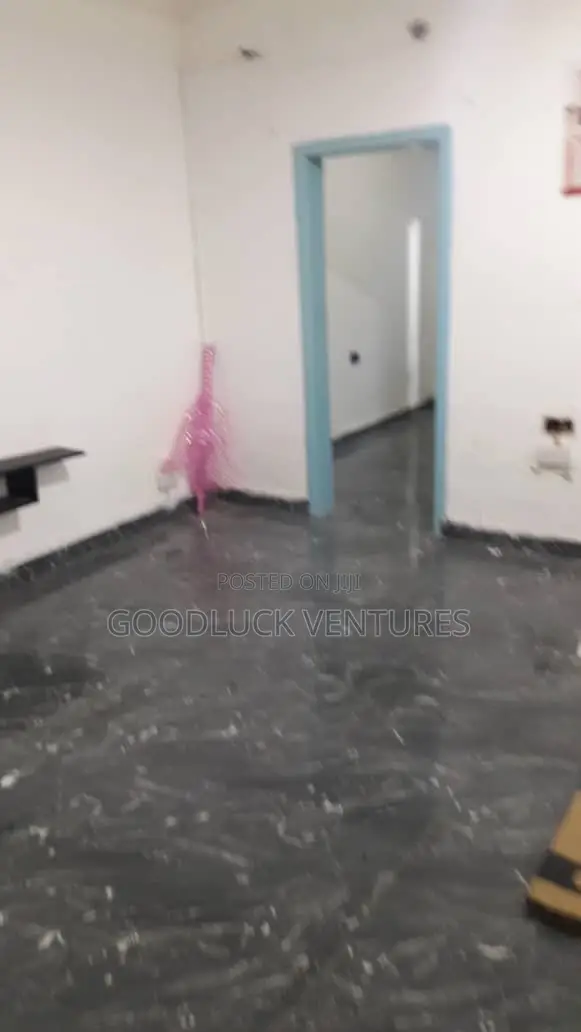 1bdrm Apartment in Direct Originals, Mosque Area for rent