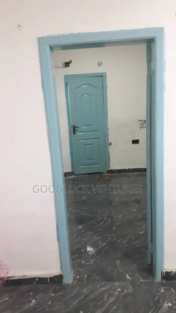 1bdrm Apartment in Direct Originals, Mosque Area for rent